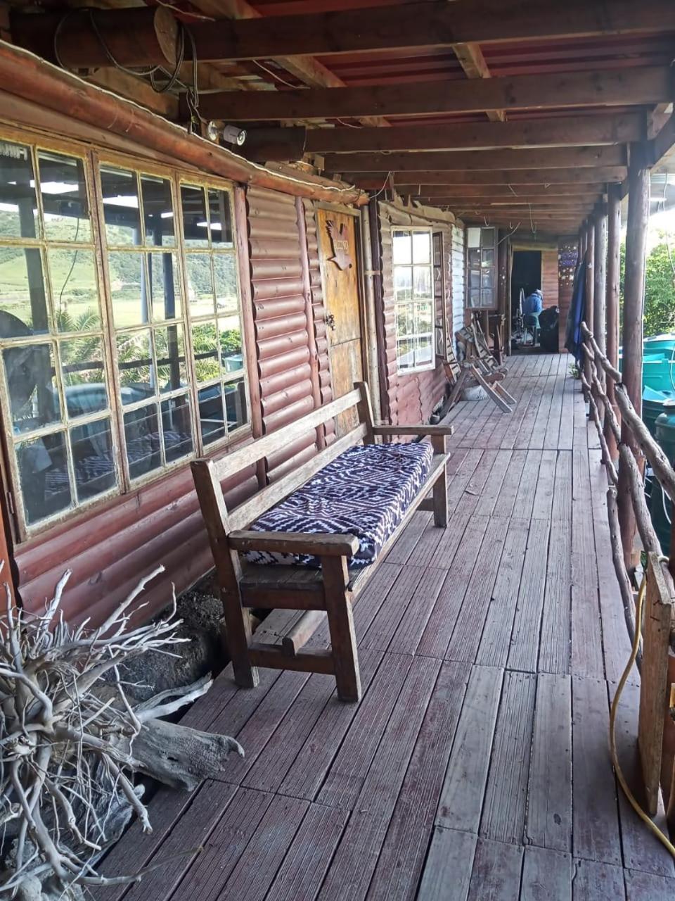 Eagles Nest Hostel Plus Self Catering Private Units Coffee Bay Eksteriør bilde
